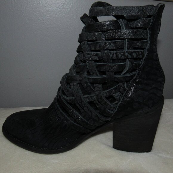 CHUNKY HEEL CRISS CROSS OPEN WEAVE BLACK SEXY BOOT-ZIP BACK-6 1/2-FREE PEOPLE-37 - Picture 1 of 11